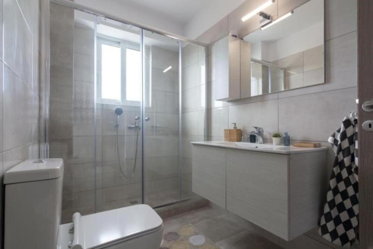 New Spacious Apartment Located In Pireusz Kültér fotó